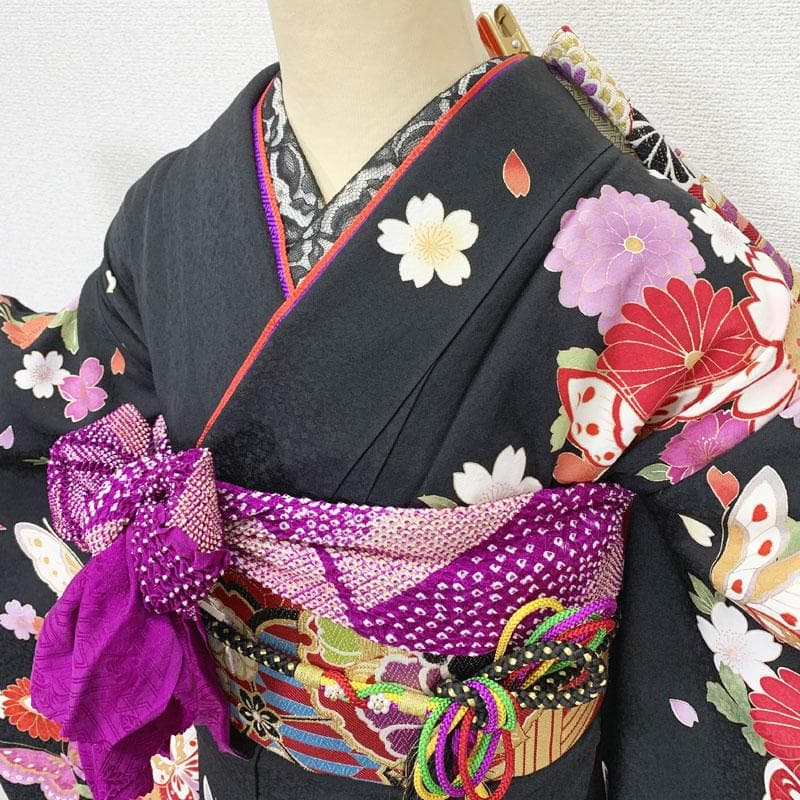 507z52, レース半衿☆人気！振袖 古典柄 金彩 地紋 蝶 赤×黒☆