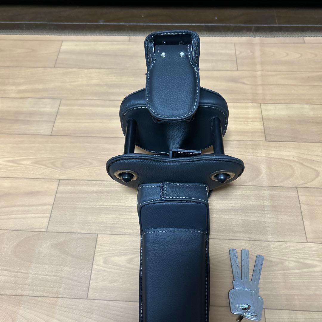 TOMS ステアリングロック