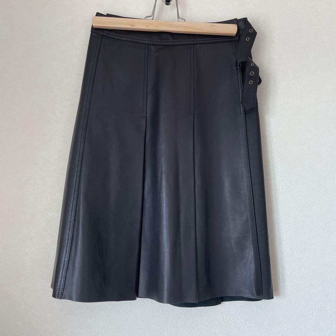 Burberry ブラックレザー プリーツスカート　羊革