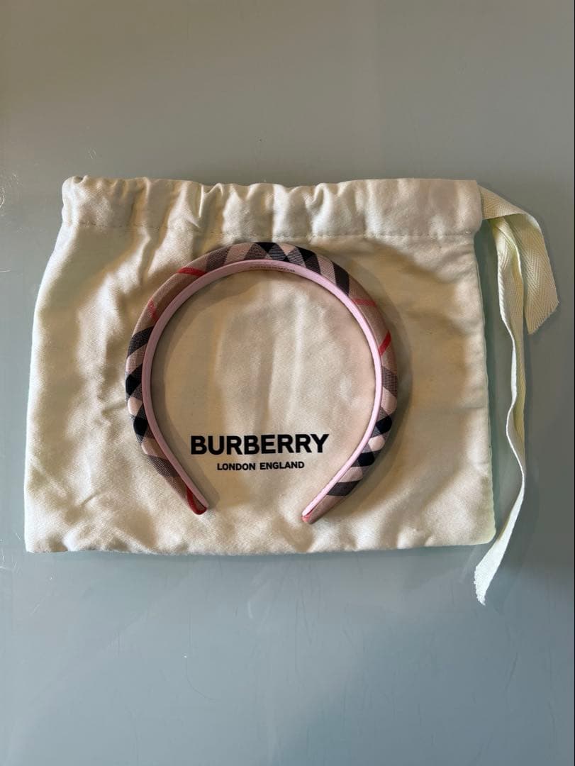 美品　Burberry バーバリー　カチューシャ