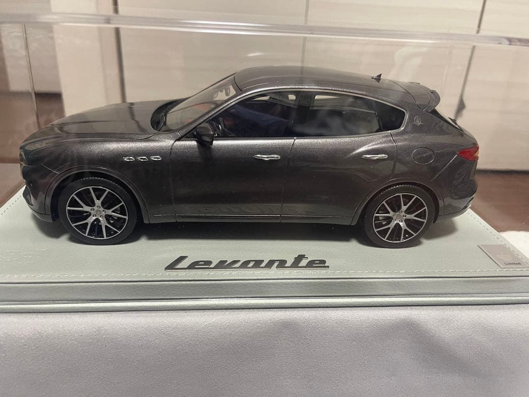 Maserati マセラティ レヴァンテ 1／18 フィギュア Maserati（マセラティ） 1/18 マセラティ純正 Levanteミニチュアモデル