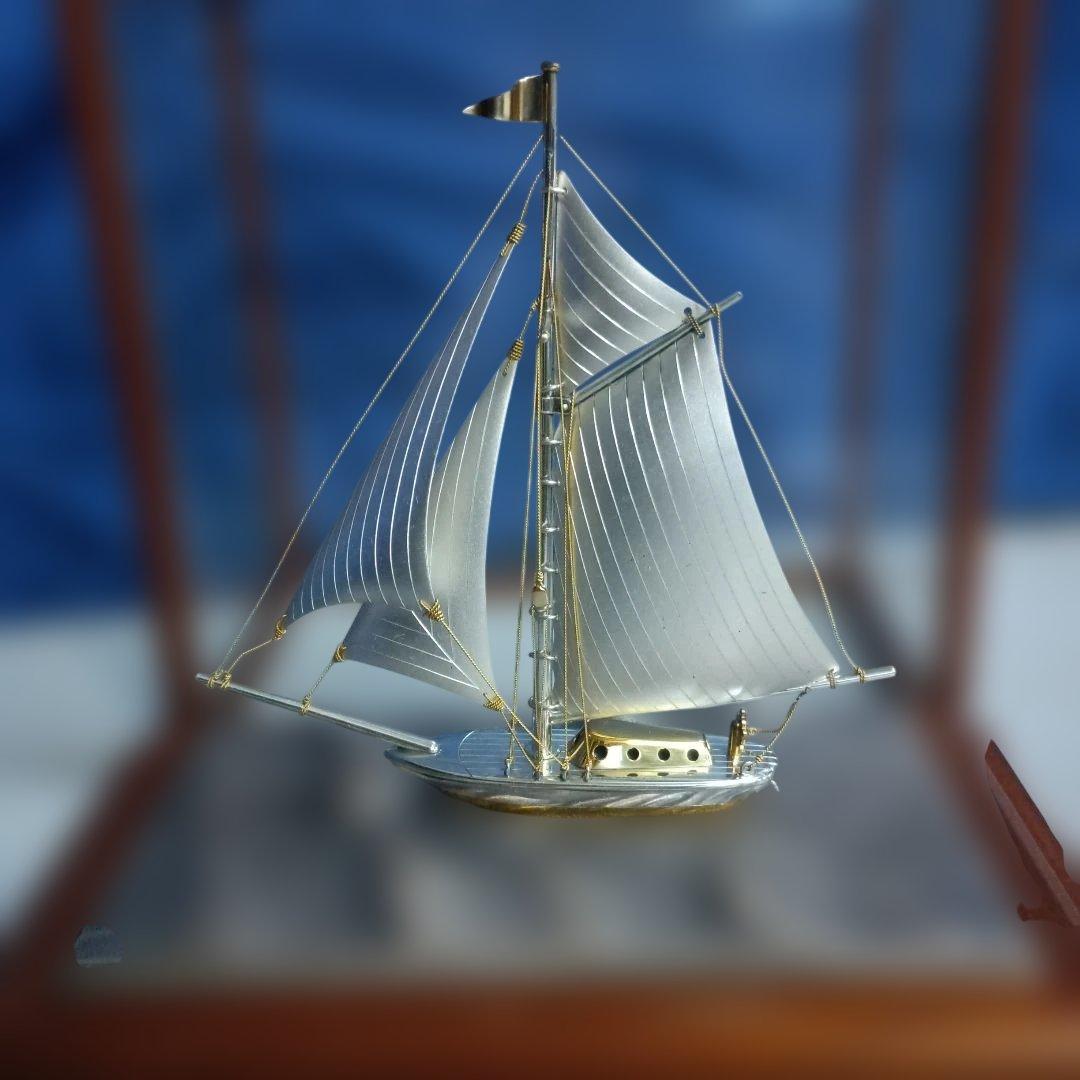 4558)銀製　ヨットの置物　銀製の刻印あり。