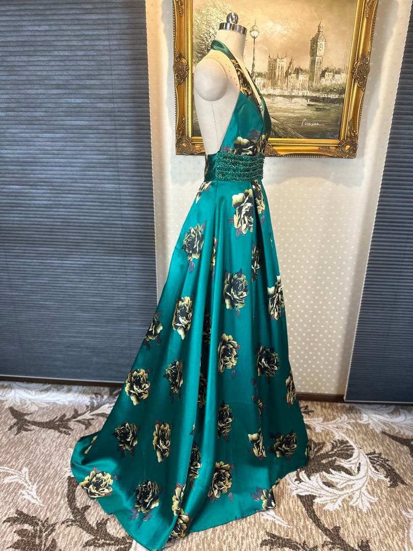 ターコイズ フラワープリント ハルターネック マキシドレス