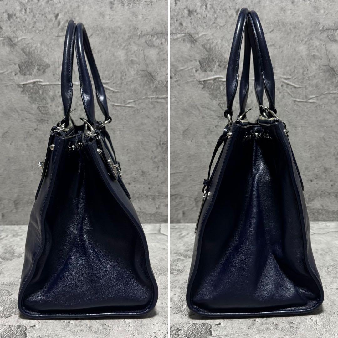 極美品✨️希少 コーチ ハンドバッグ キャリーオール ターンロック 本革 花 紺