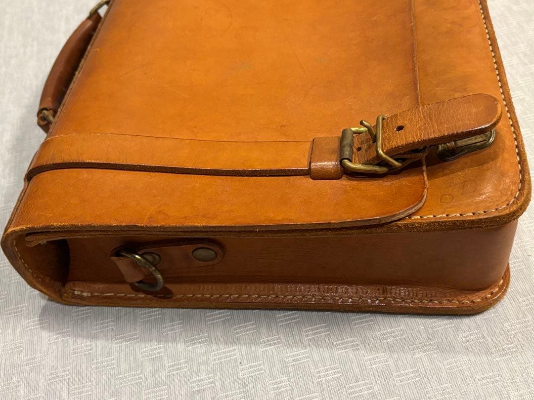 HERZ クラシックな2本ベルト・2wayブリーフケース