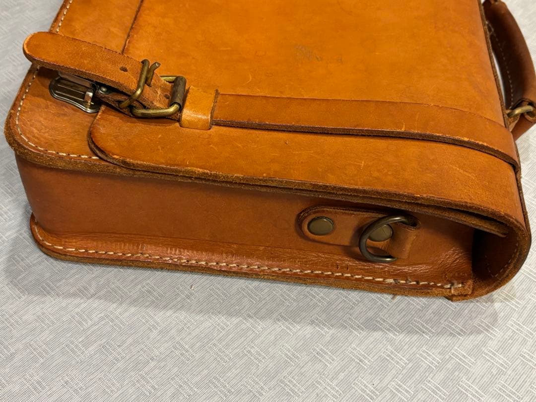 HERZ クラシックな2本ベルト・2wayブリーフケース