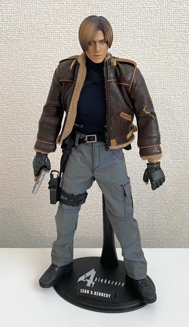 開封済中古品】バイオハザード4 レオン・S・ケネディ 【ホットトイズ】