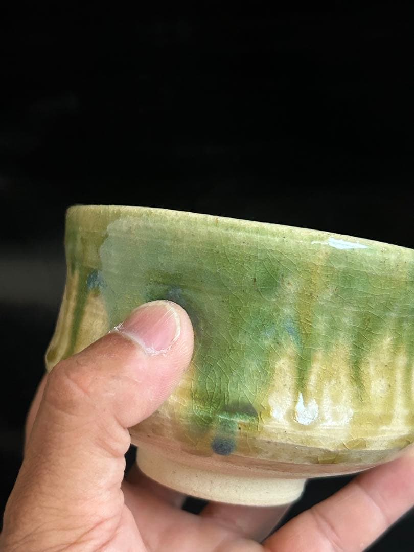 遺品整理中◾️蔵から美しい緑色の釉薬が滝の様に流れる抹茶茶碗が出て