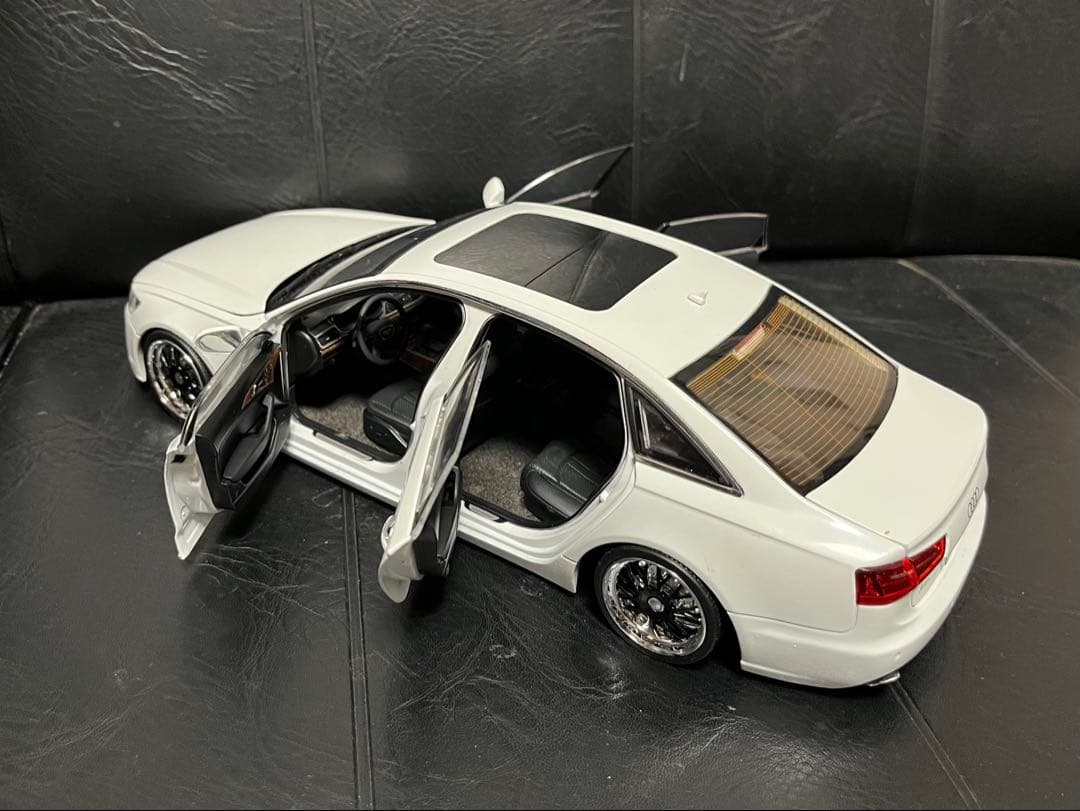 アウディ　A6L 1/18