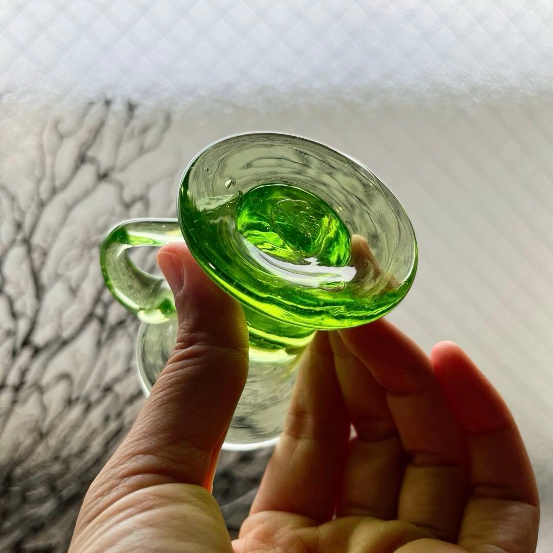骨董 時代ガラス 超希少若草色 取手付き 厚底 アイスクリームコップ ウラン