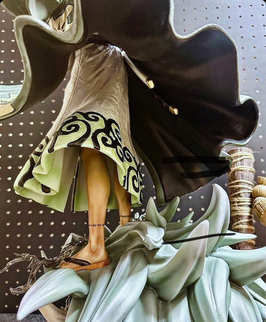 ゾロ フィギュア ワンピース フィギュア