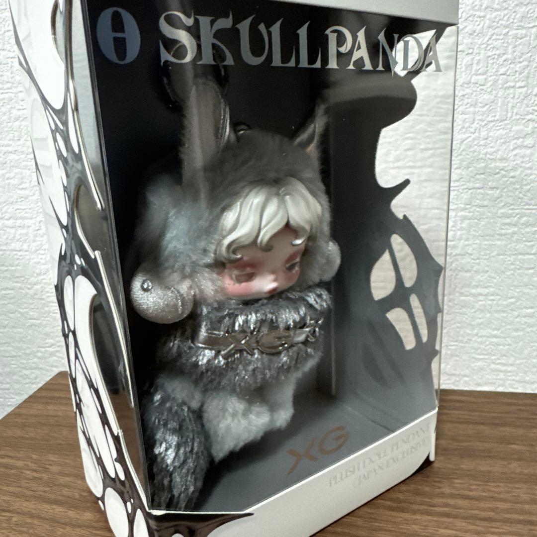 プ*♡様 SKULLPANDA × XG ぬいぐるみペンダント スカルパンダ