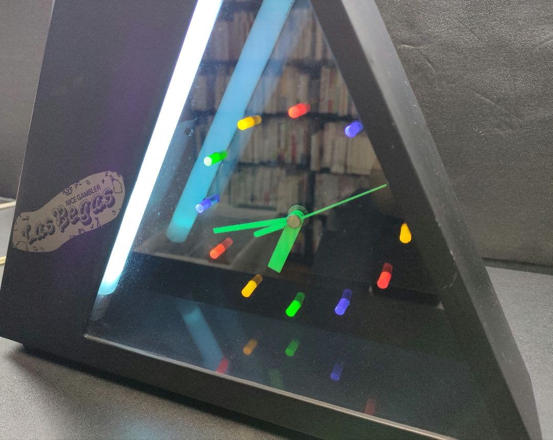 希少】 置時計（三角型） ネオンライト レトロ 鹿野漆器株式会社