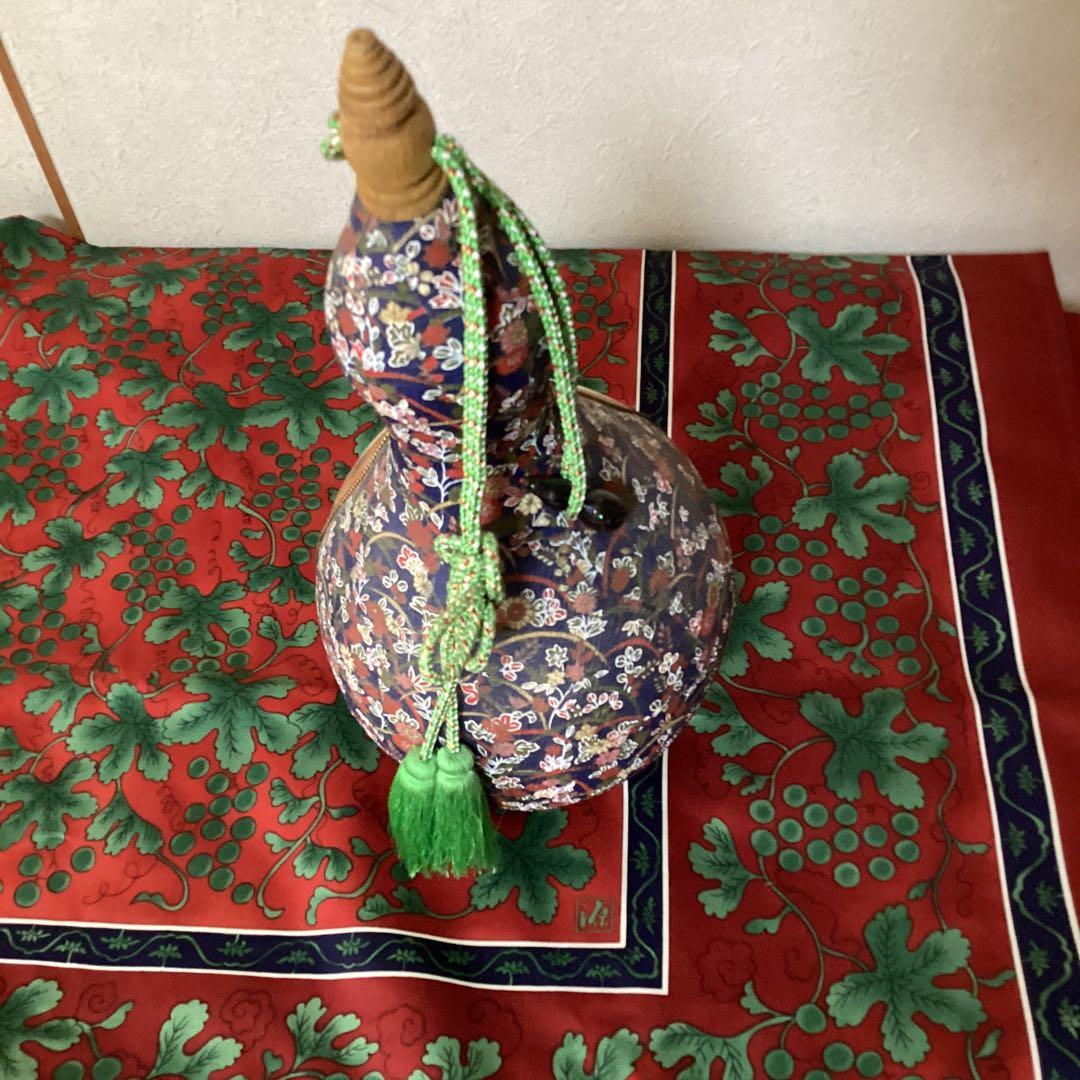 飾物　　瓢箪細工　【　風神雷神　】　　台座　【　蔦　細工　】工芸品　　稀有品