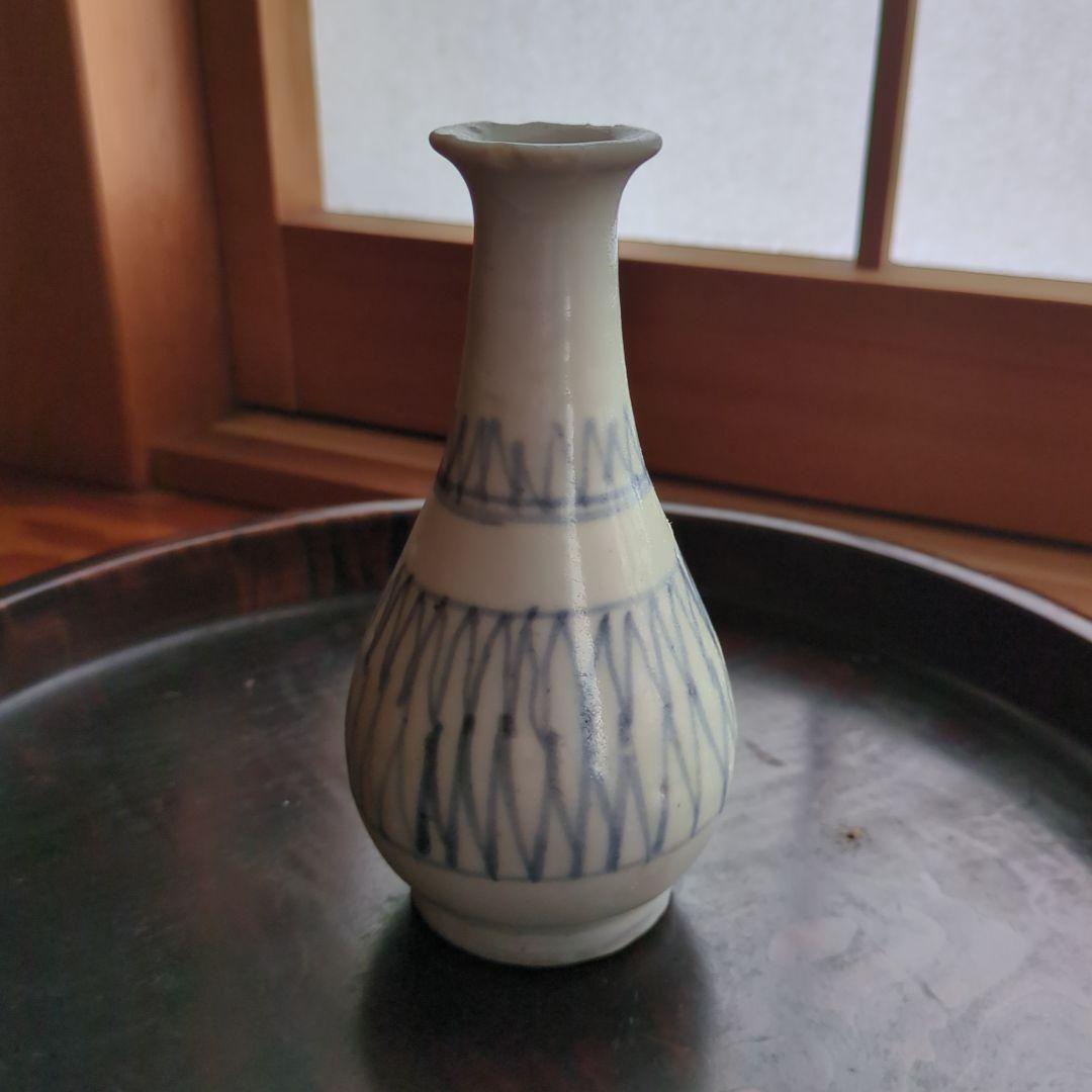 青いストライプ模様の陶器花瓶　骨董品　初期伊万里　徳利