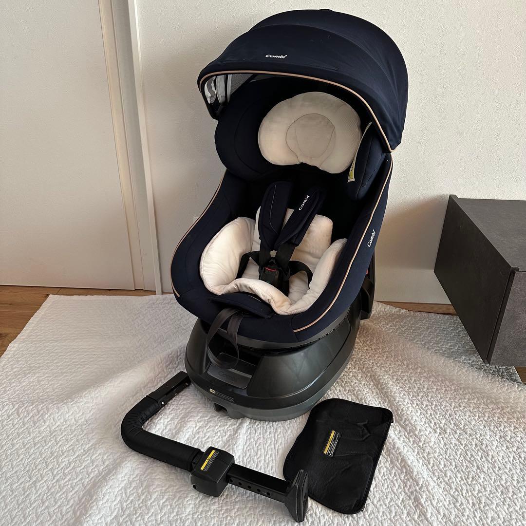 良品】Combi クルムーヴスマート シートベルト固定 新生児OK