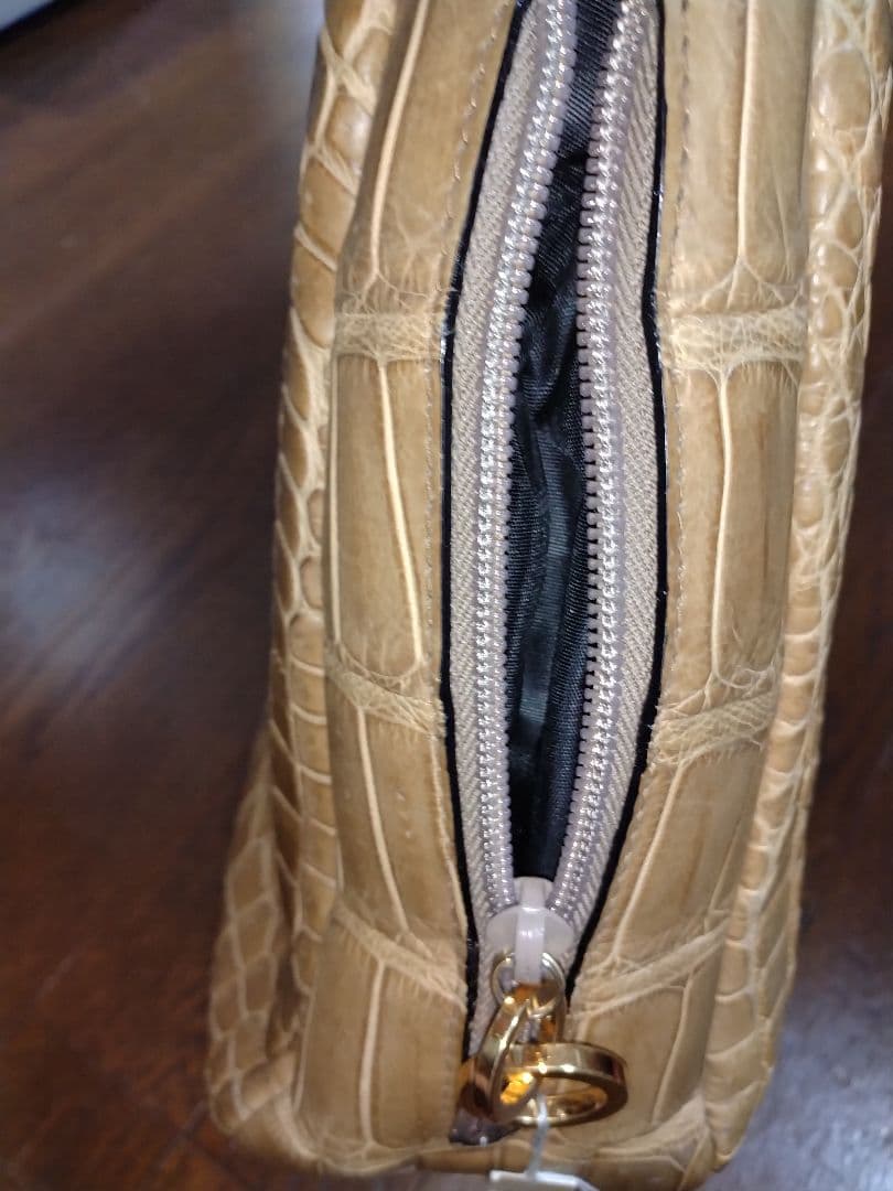 クロコダイル　ハンドバック　肩掛け　大きめサイズ