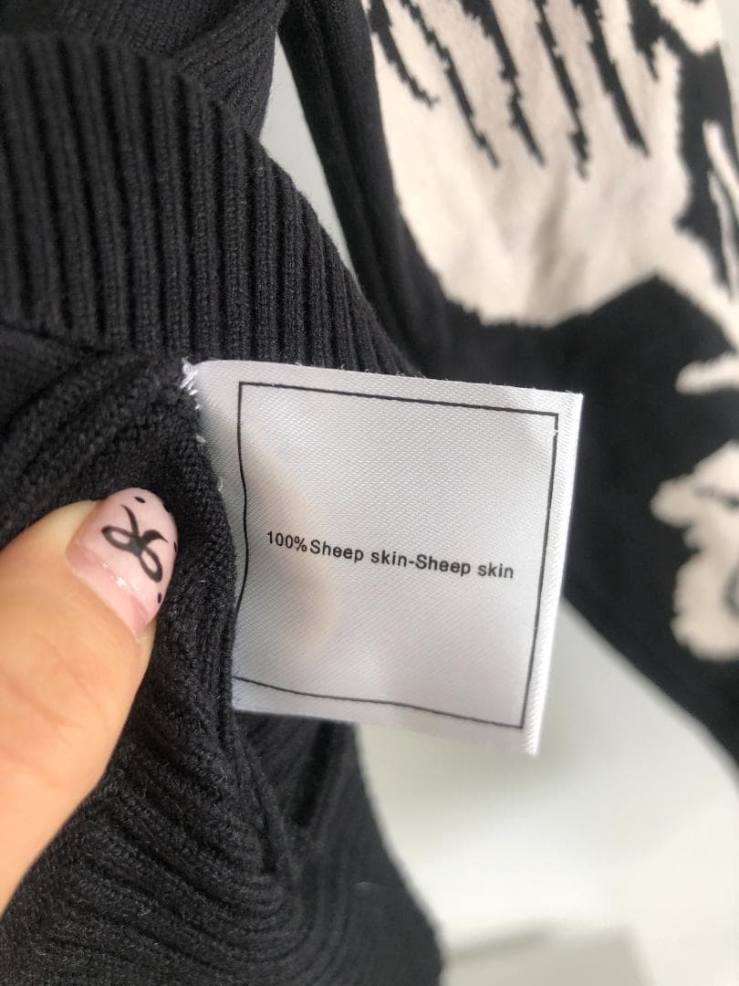 ニットセーター　　ブラック　レディース　おしゃれ 柄　長袖