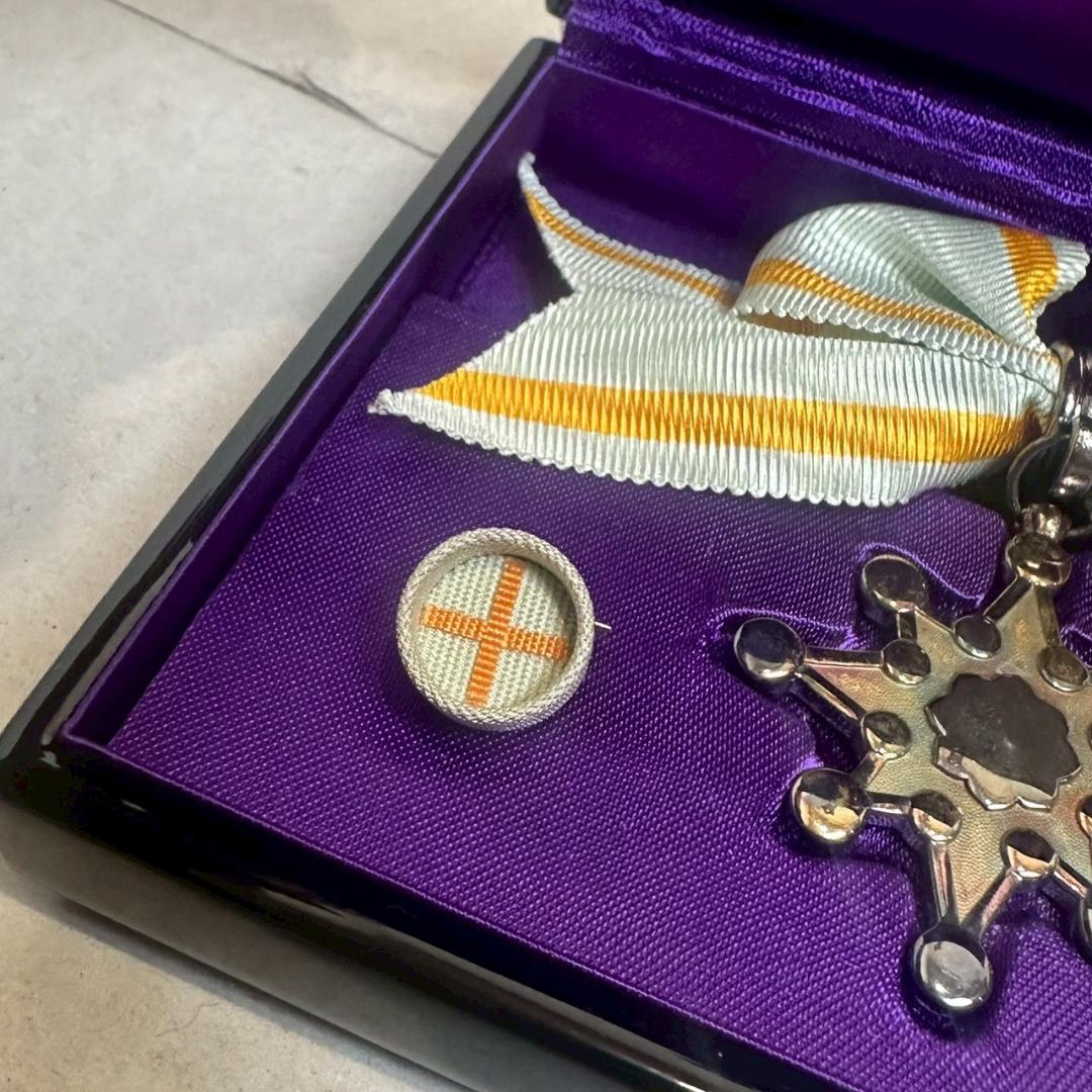 iΦ【セット】勲八等白色桐葉章 勲七等瑞宝章 元箱付き