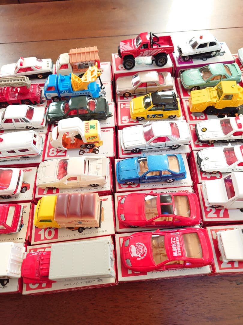 古い赤箱トミカミニカーセット 50台