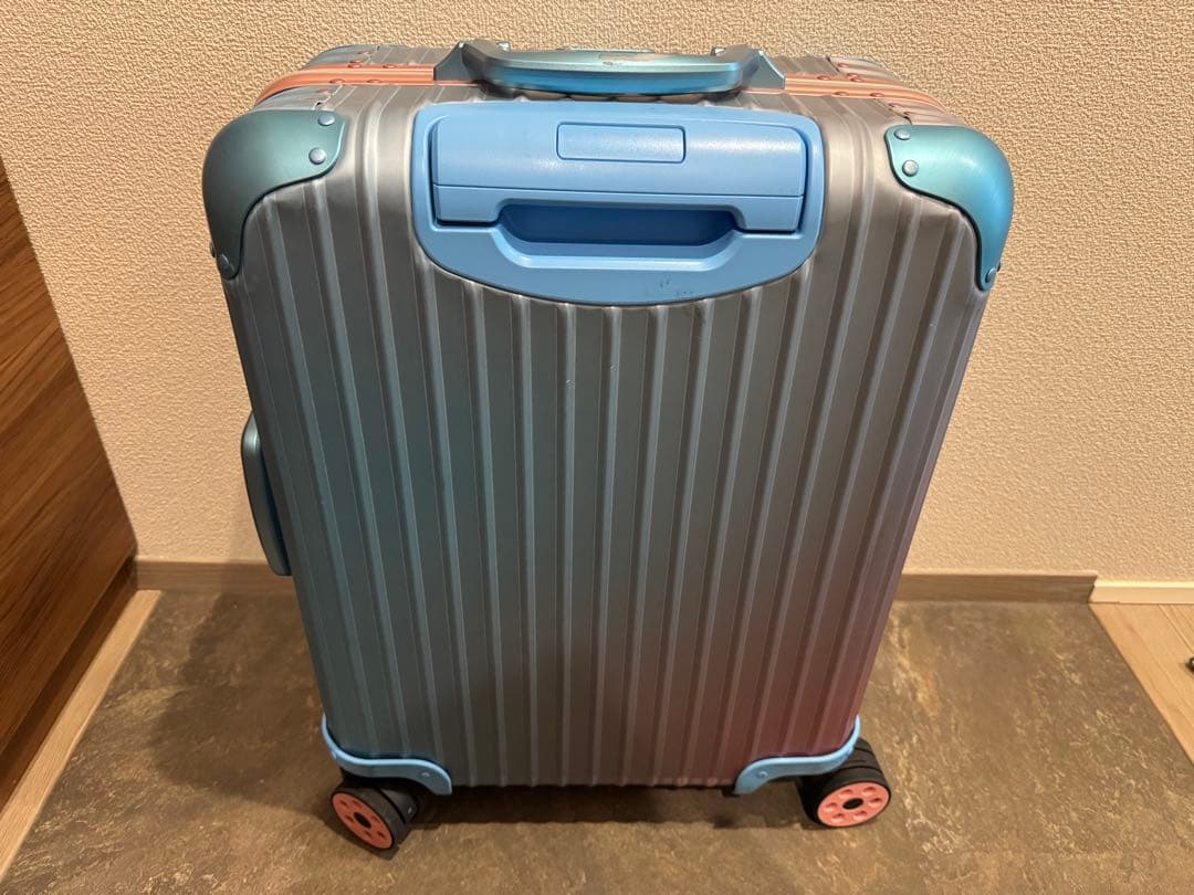 リモワ × アレックス・イスラエル スーツケース