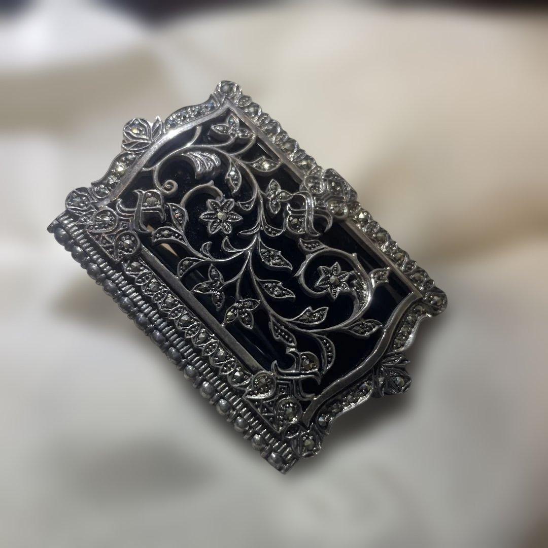 ROKUZAN オニキス マーカサイト ブローチ ペンダントトップ (チェーン