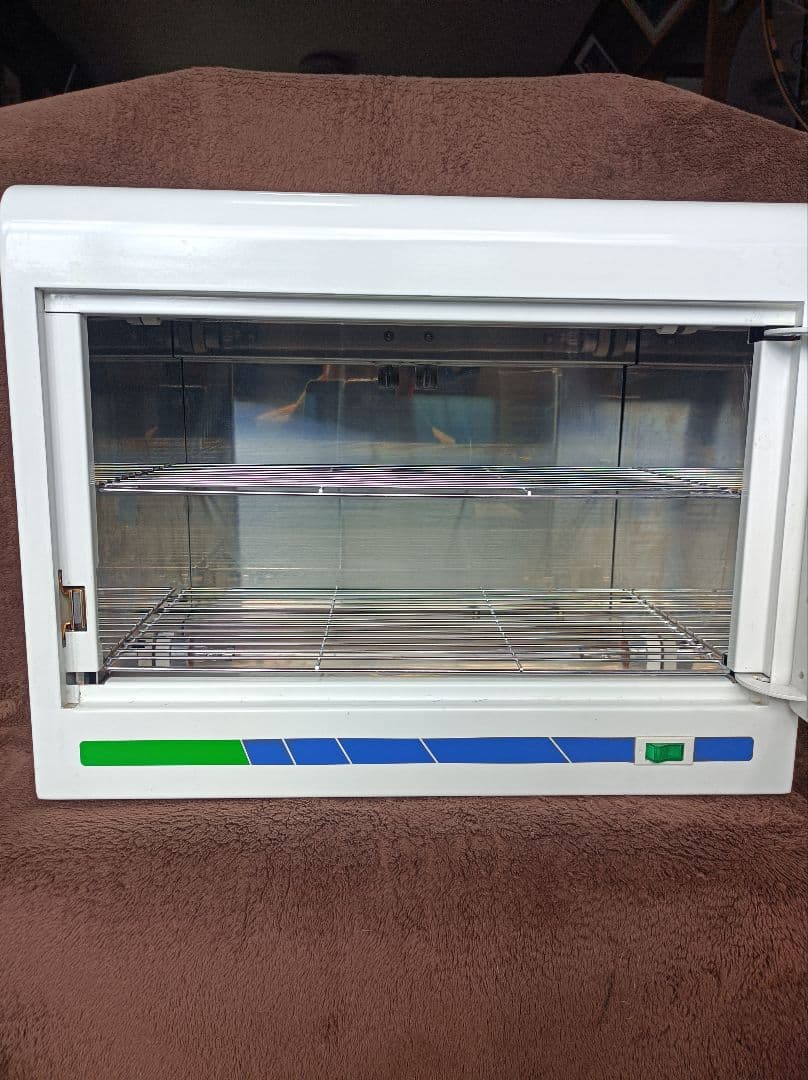 理容機器 消毒器（2灯仕様）再生品の通販はau PAY マーケット - 輸入