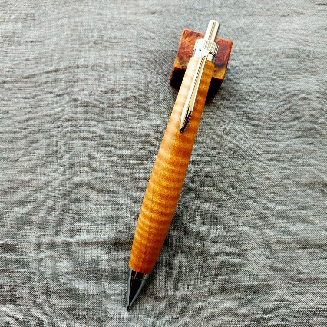 ハンドメイド　木軸シャープぺン　楓　縮杢　0.5mm　ウッドペン　天然木