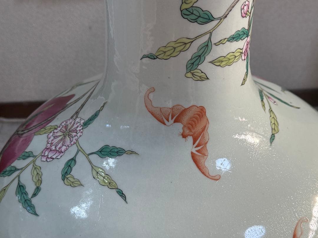 中国　粉彩　九桃紋天球瓶　大清乾隆年製　送料込み260117