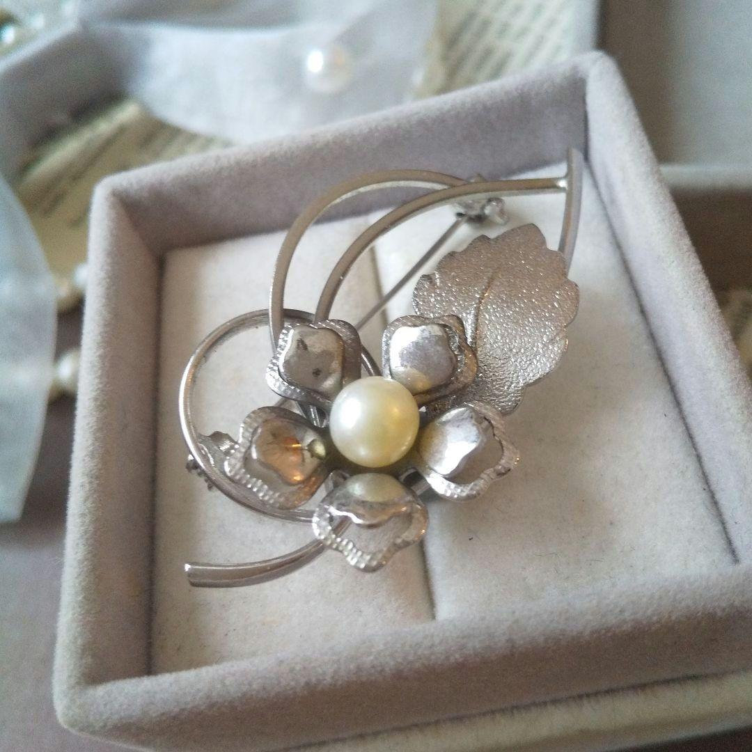本真珠 パールフラワーブローチ 昭和レトロ シルバー 花 銀細工