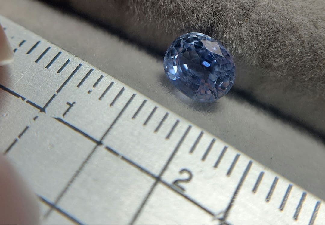 天然アイスブルーサファイア 1.050ct