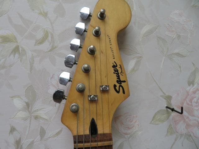 t*n様 16RR1824Squier by Fender BULLETSTRA - メルカリ