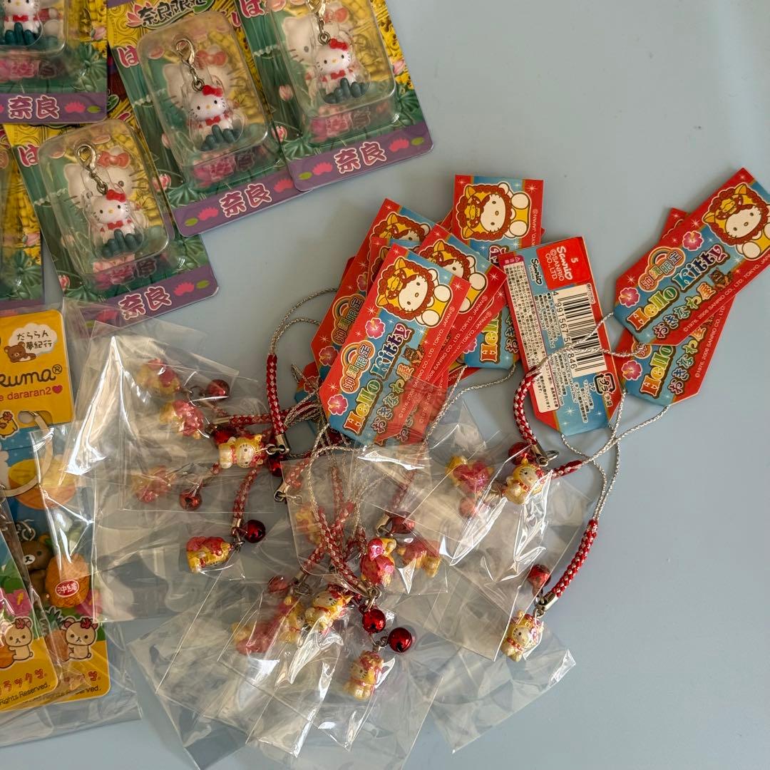 ご当地キティ、リラックマ 、スヌーピー77点まとめ売り 根付け