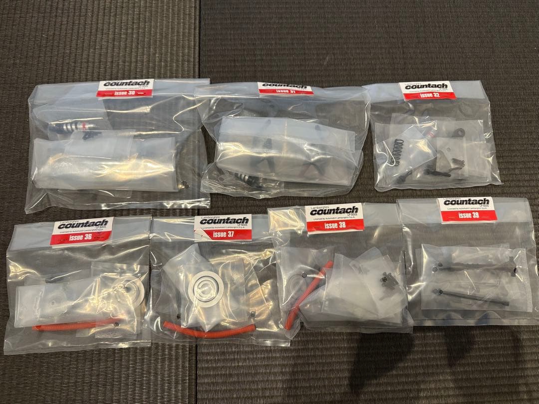 ディアゴスティーニ　カウンタック1/8スケール