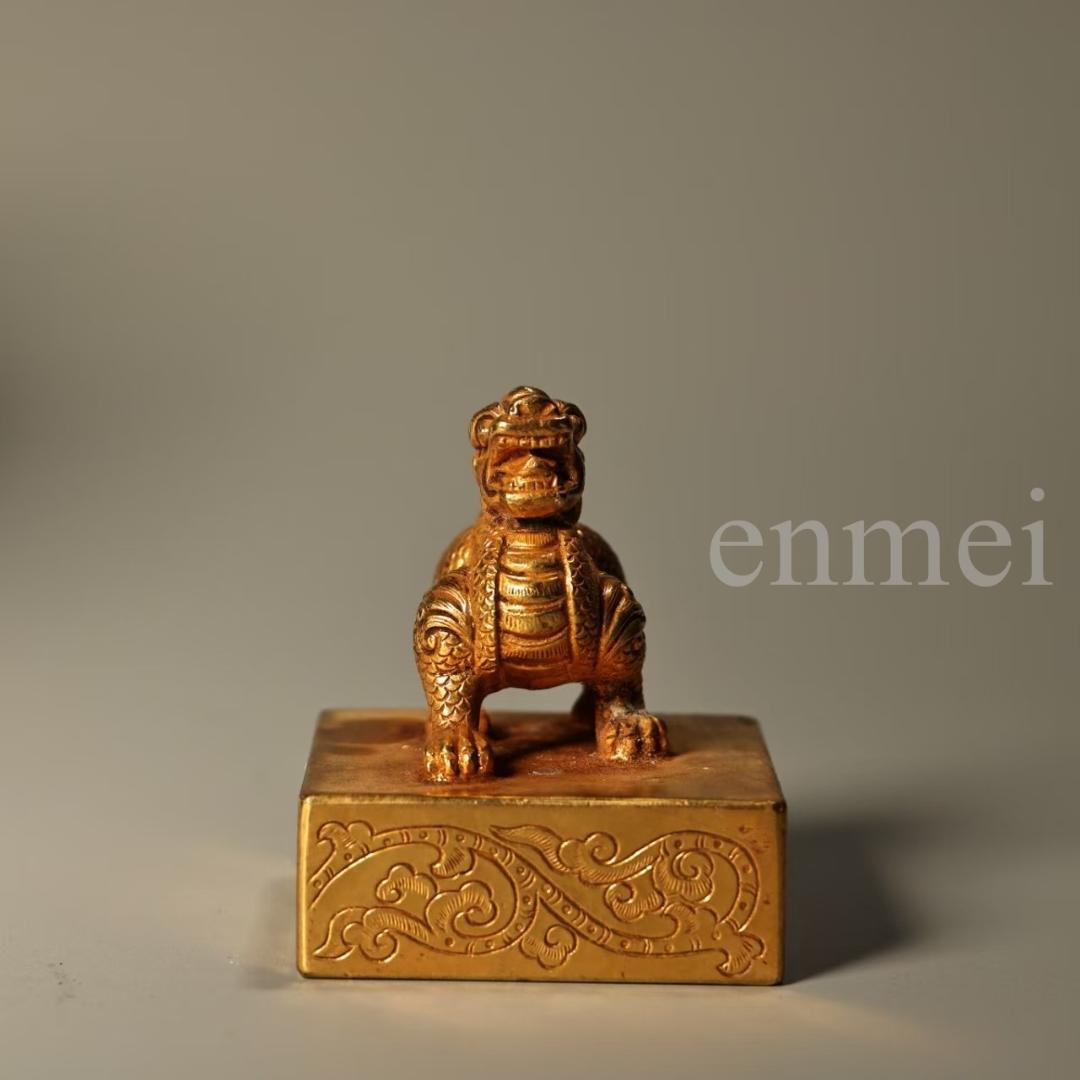 中国古美術・珍品旧藏・ 鎏金麒麟印章・高浮彫鏨刻・純銅製・