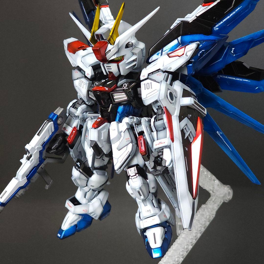 MGSD フリーダムガンダム 塗装 完成品 販売 中