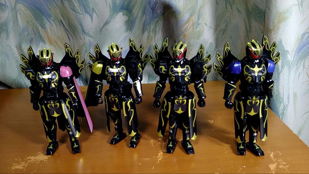 ジャンク品 装動 仮面ライダーセイバー 装動 仮面ライダーセイバー 装