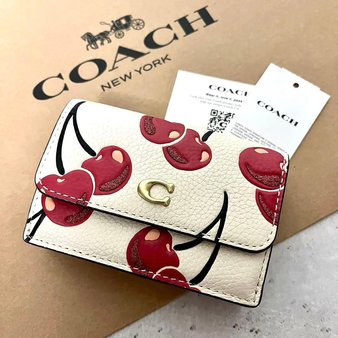 コーチ☆新品☆レザー チェリー柄 三つ折り財布/さくらんぼ 白系