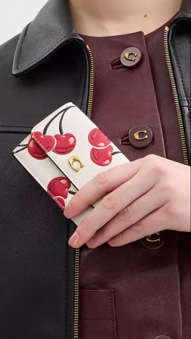 コーチ☆新品☆レザー チェリー柄 三つ折り財布/さくらんぼ 白系