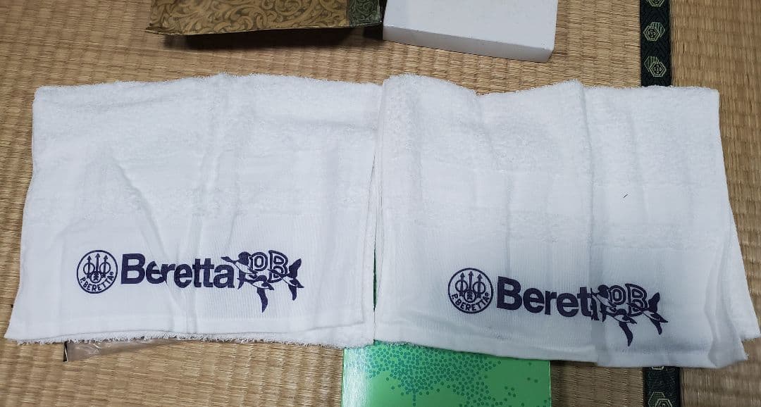 Beretta ベレッタ スポーツリストバンド とタオルギフト