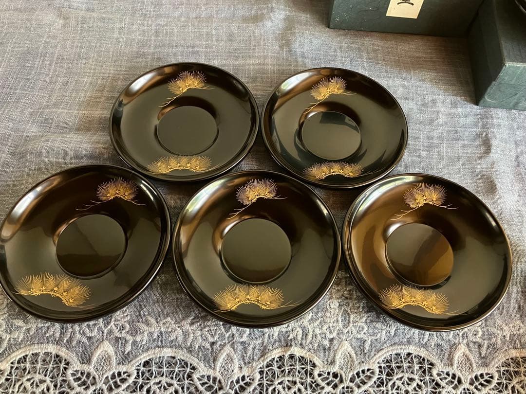 ＊専用＊　　輪島塗　沈金　松　菓子皿 ５枚 ・ 茶托 ５枚　布着請合　極上本堅地