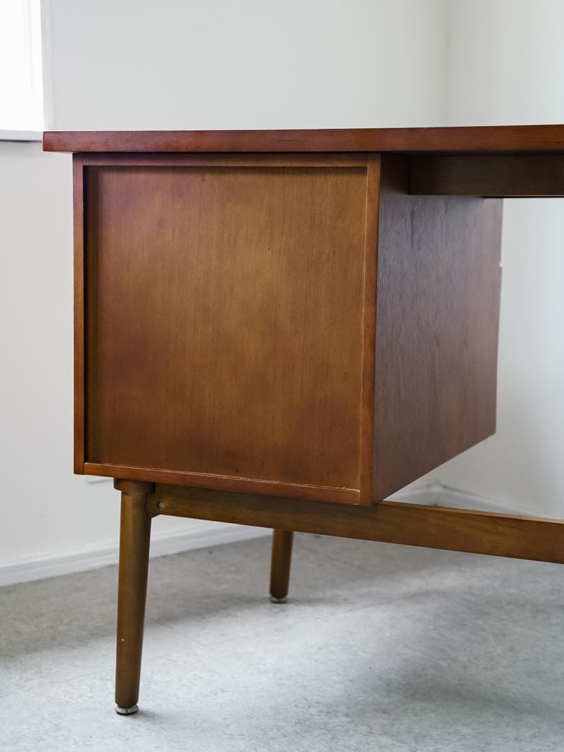 ACTUS 廃盤 emo DESK 机・デスク 北欧 ミッドセンチュリーの通販はau