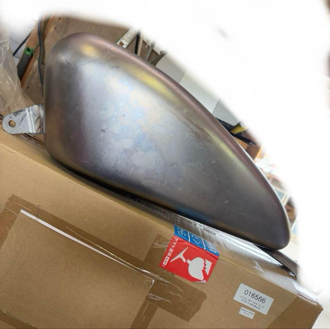 スポーツスター　04〜06 キングガスタンク　新品未使用未塗装　xl1200 スポーツスター 04〜06 キングガスタンク 新品未使用未塗装 xl1200