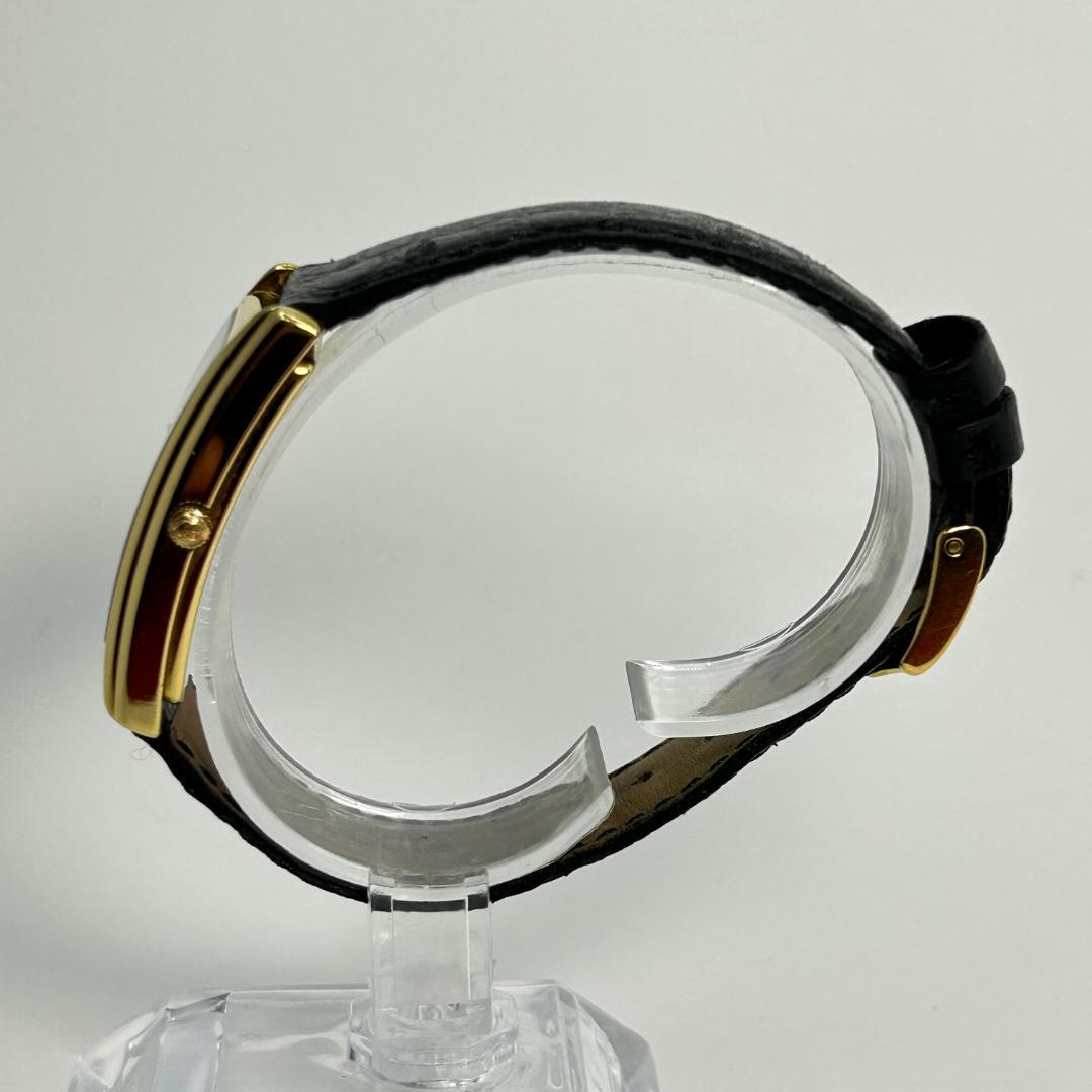 【人気】GUCCI グッチ 2600M レクタンギュラー ブラック文字盤 メンズ