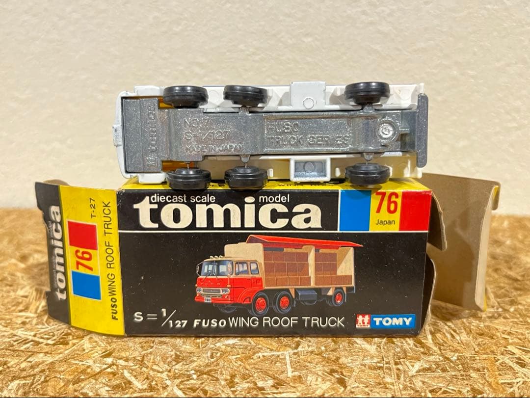 トミカ 日本製 黒箱 76-3 ふそう ウイングルーフトラック 試作品