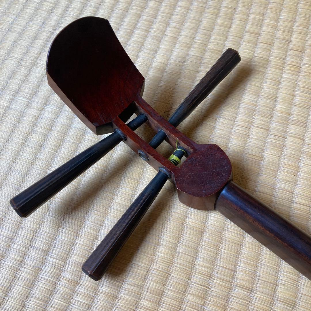 三味線1棹と収納用長袋、三味線の￼ソフトケース及び三味線2丁立箱1箱