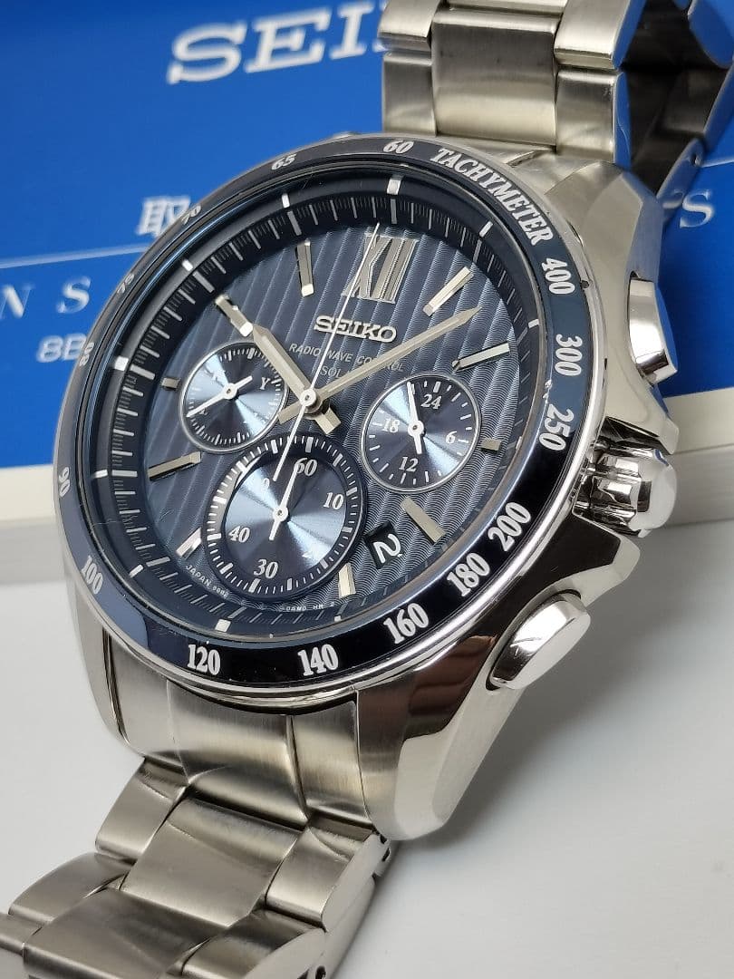 人気のブルー文字盤　セイコー　ブライツ　クロノグラフ　電波ソーラー　8B82