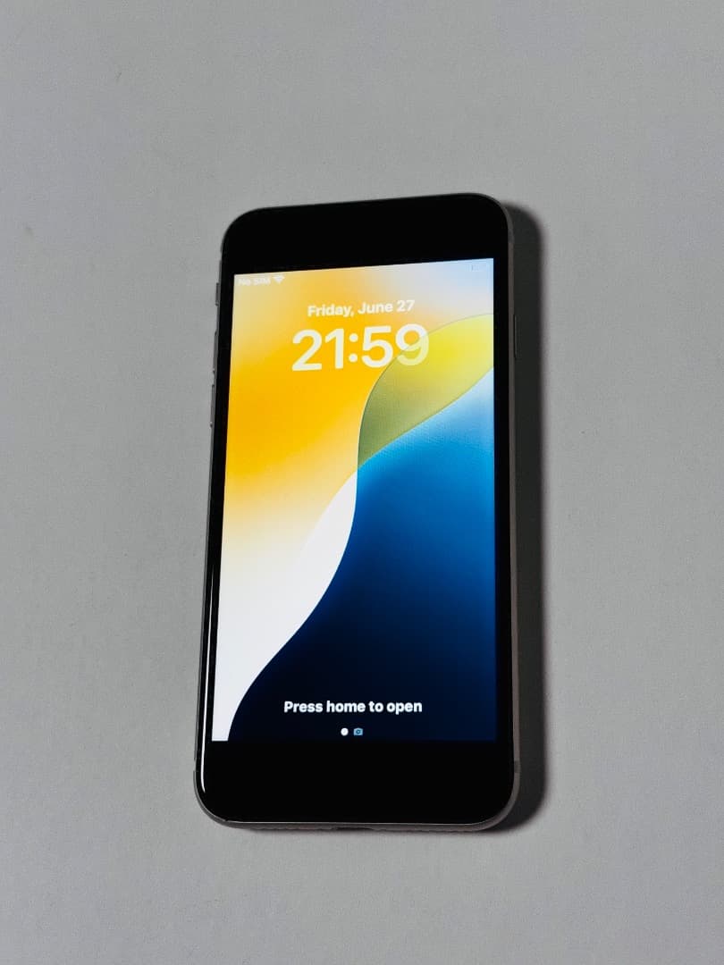 iPhone SE 第3世代 64GB ホワイト 100%SIMフリー