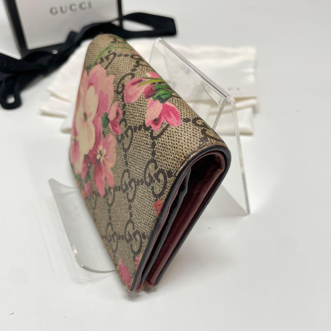 ま*る様 GUCCI フローラ 二つ折り財布 PVC