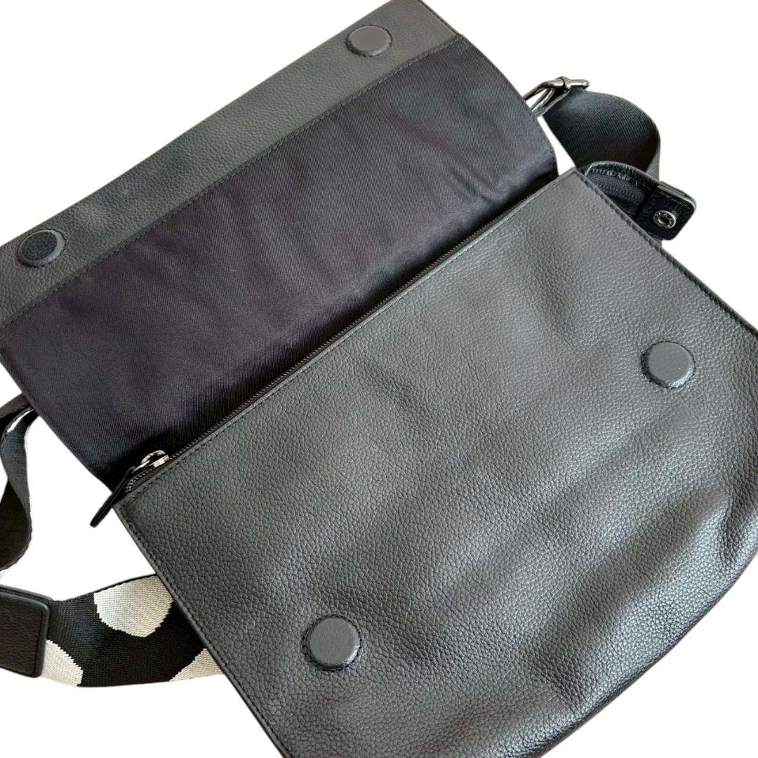 美品✨️イアパピヨネ ワイドテープショルダーバッグ ボディバッグ　黒